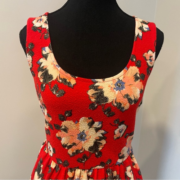 Anthropologie Postage Stamp Peplum Top with Cut-Out - Picture 5 of 12